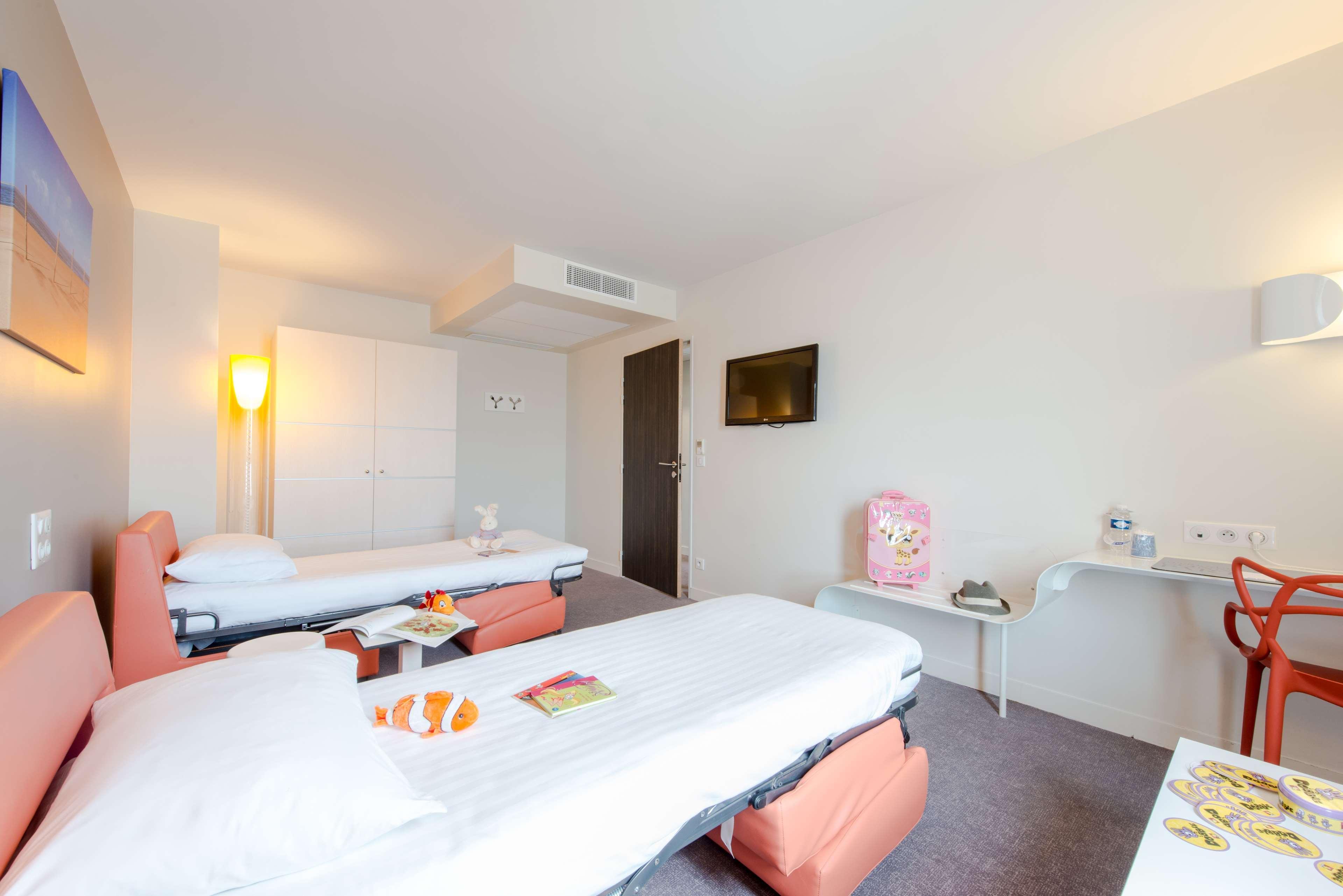 Hotel Confort La Rochelle Centre Les Minimes Exterior photo