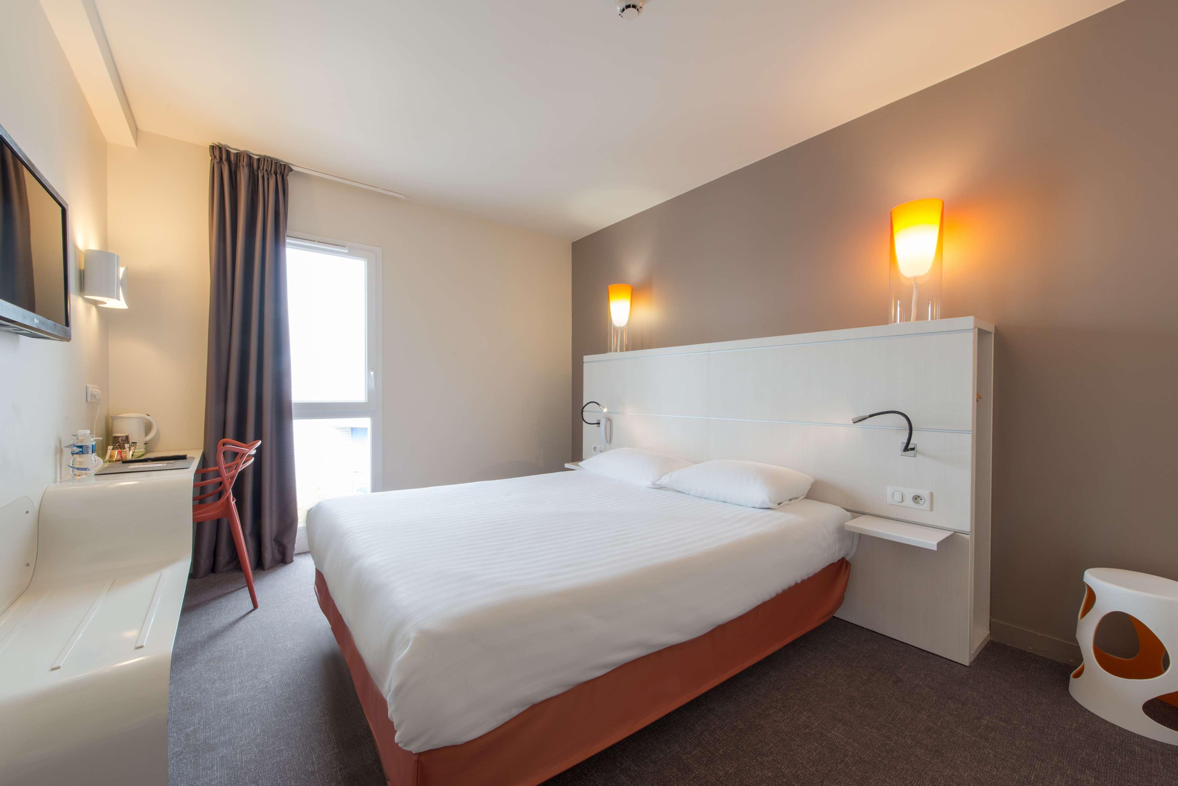 Hotel Confort La Rochelle Centre Les Minimes Exterior photo