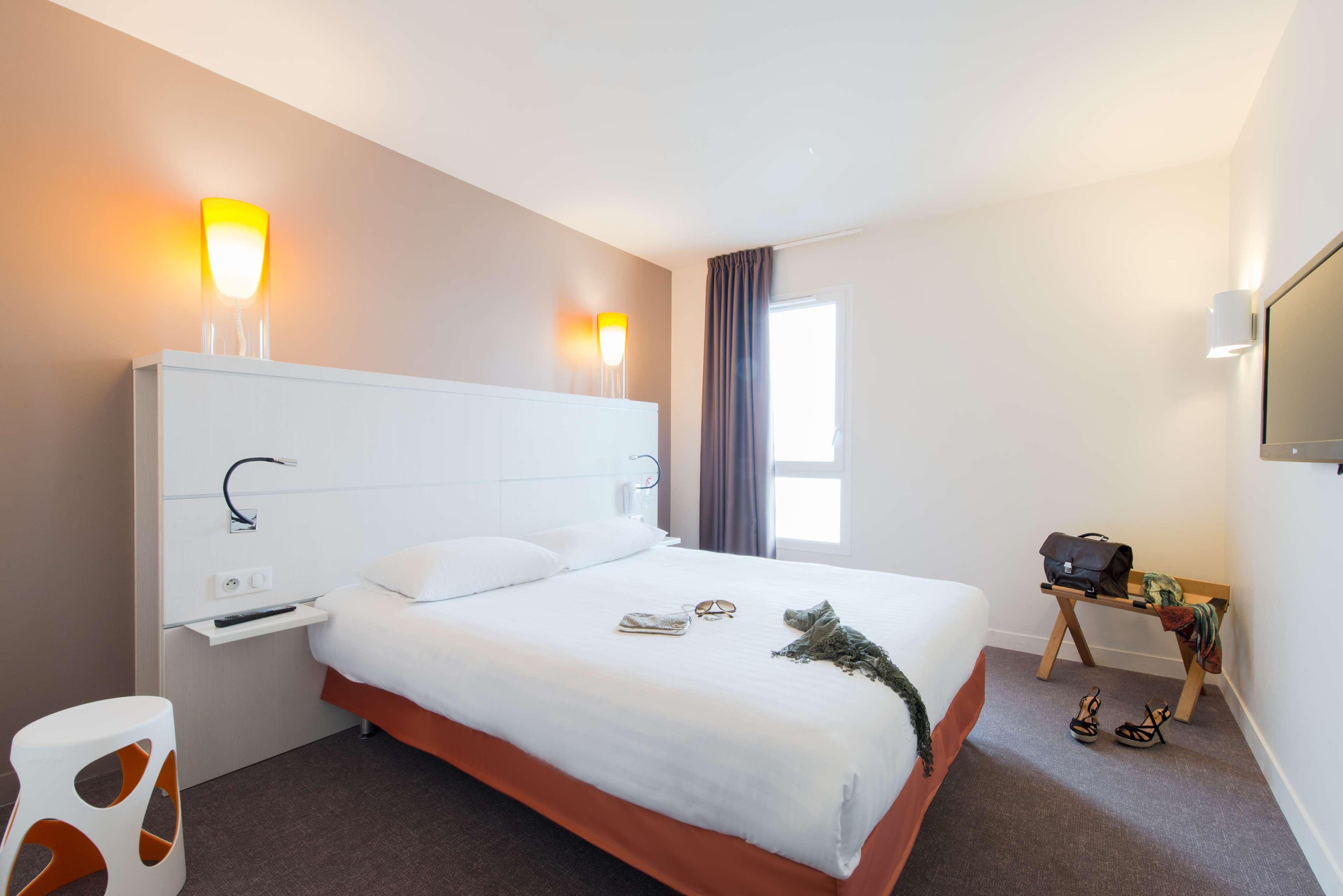 Hotel Confort La Rochelle Centre Les Minimes Exterior photo