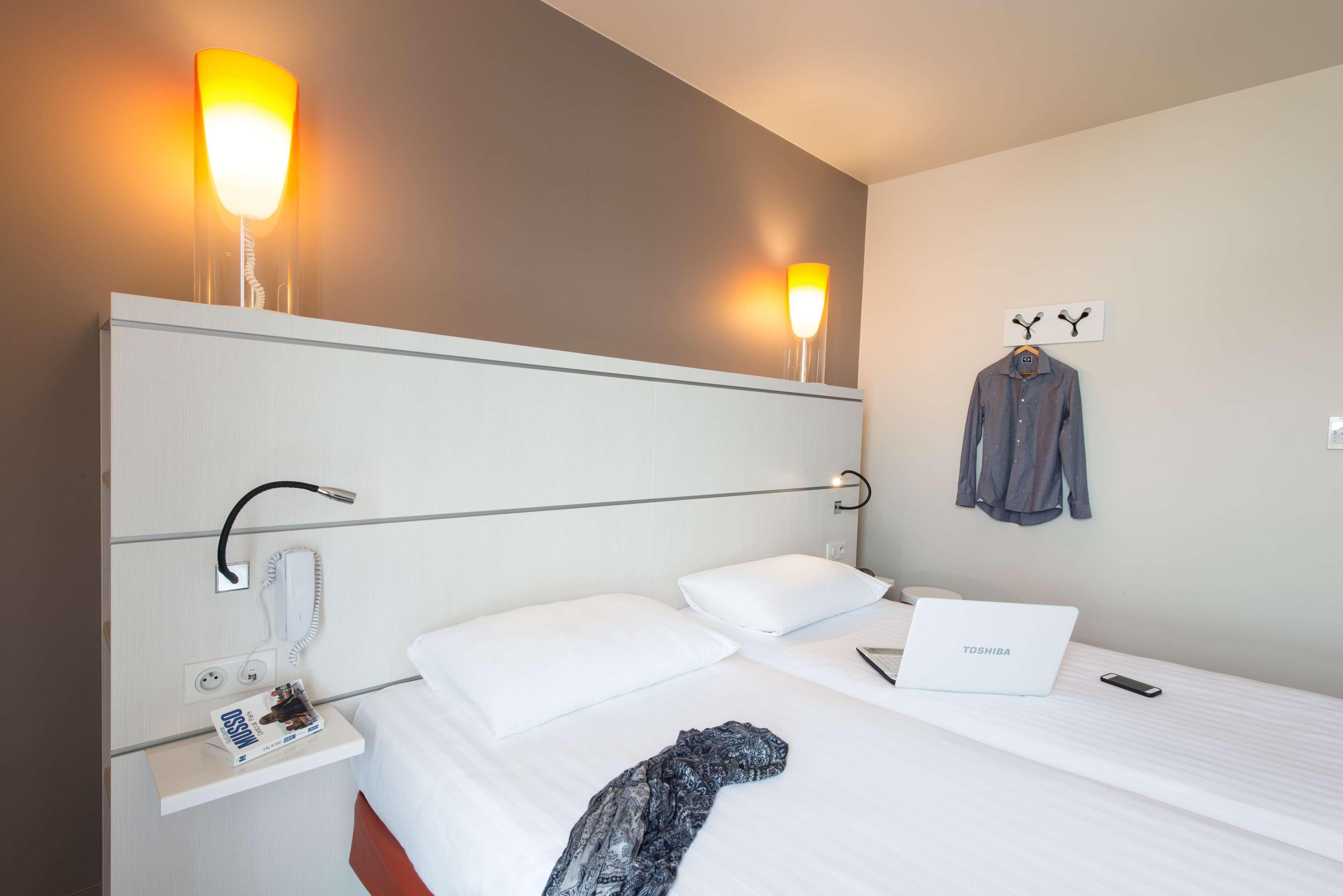 Hotel Confort La Rochelle Centre Les Minimes Exterior photo