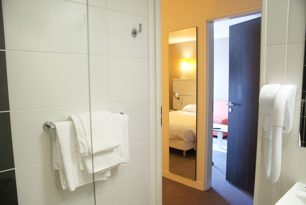 Hotel Confort La Rochelle Centre Les Minimes Room photo
