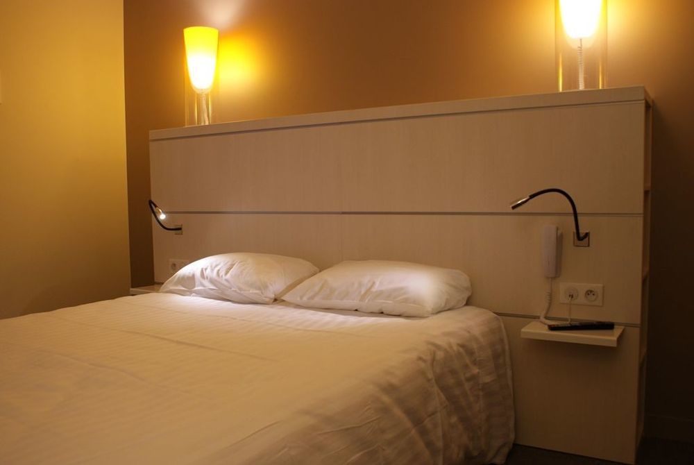 Hotel Confort La Rochelle Centre Les Minimes Room photo